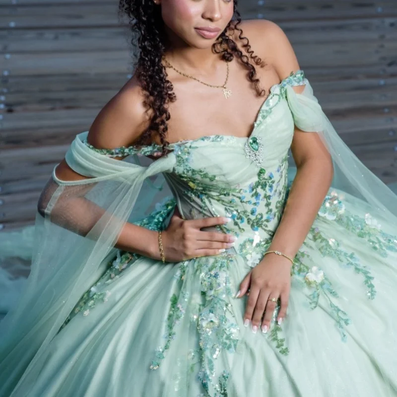 

Green Quinceanera Dresses Off the Shoulder Glitter Flower Crystal Decal Long tail Bow Vestido e 15 Quinceanera Customize