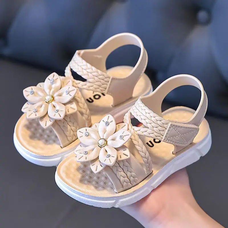 

Детские летние новые милые сандалии принцессы с цветочным узором, мягкая подошва, нескользящие, с открытым носком, на плоской подошве, легкие уличные пляжные сандалии на липучке