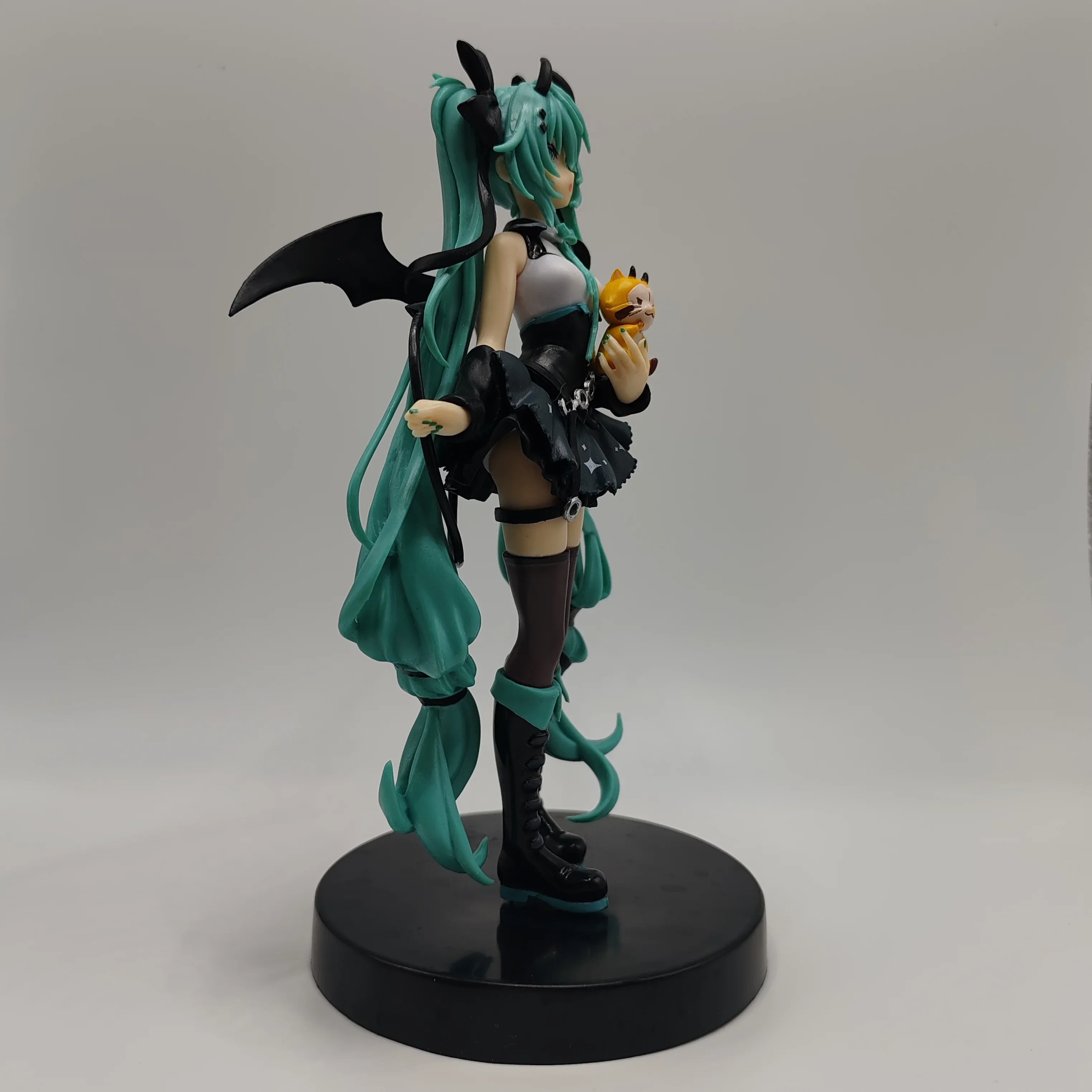 hatsune-miku-rascal-o-guaxinim-demonio-estilo-pvc-anime-figuras-de-acao-modelo-colecao-brinquedos-vocaloid-miku-presentes