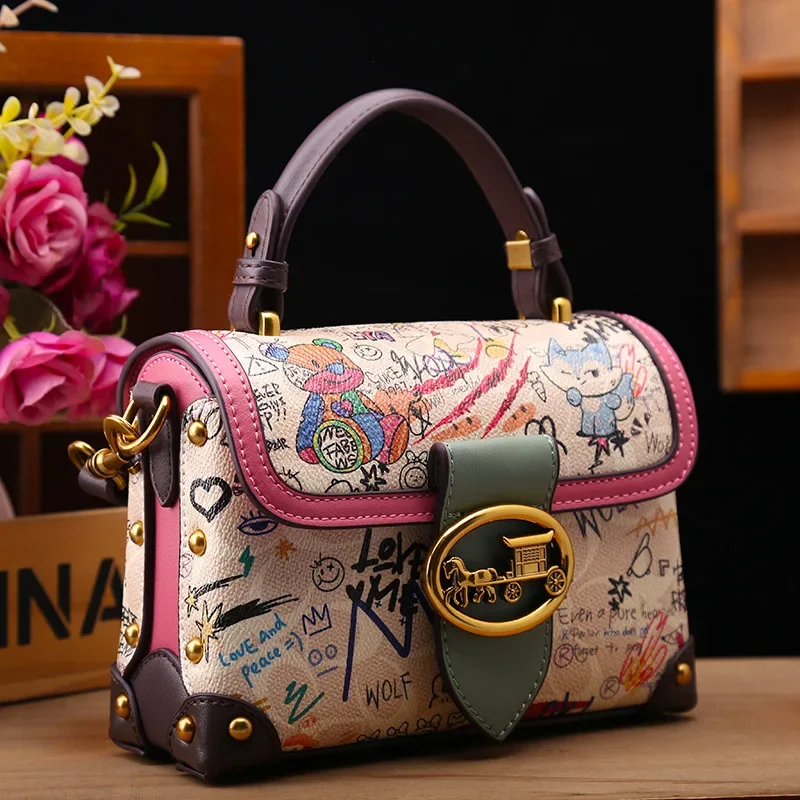 

Hong Kong Graffiti Bear Lady Handbag Versatile Fashionable Crossbody Bag Printed Contrasting Color Shoulder Bag