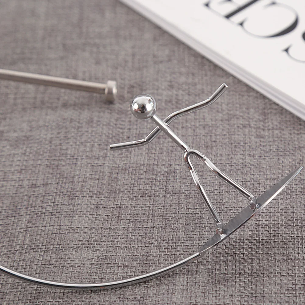 스케이팅 맨 아이언 텀블러 밸런스 볼 데스크탑 장식 과학 예술 공예 데코 스윙 데스크용 밸런싱 텀블러 아이언 아트