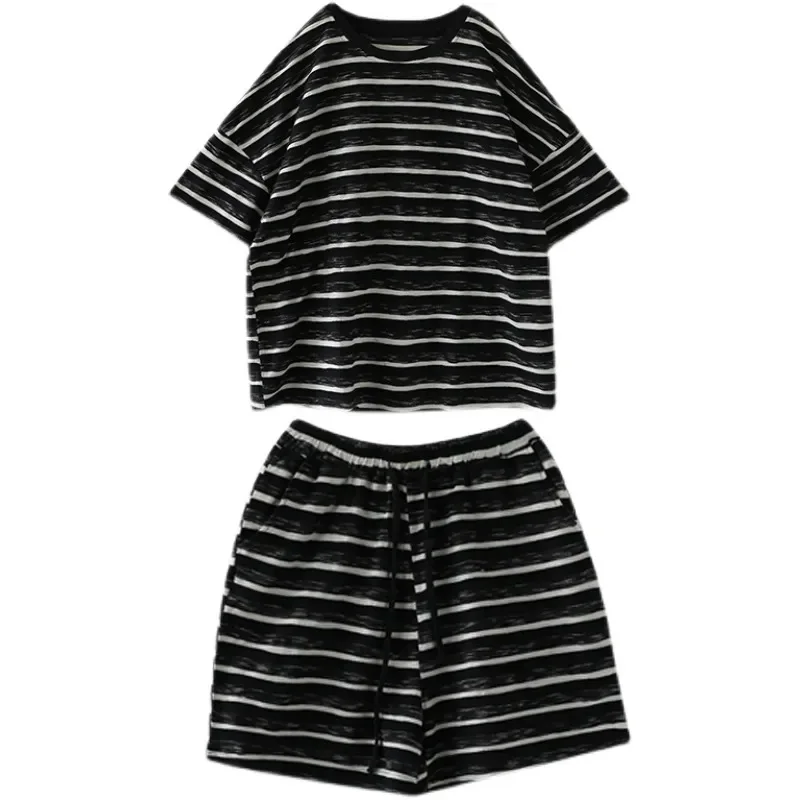 2025 여름 대형 여성 패션 스트라이프 반팔 티셔츠와 반바지 느슨한 피부 커버 및 슬리밍 캐주얼 투피스 세트