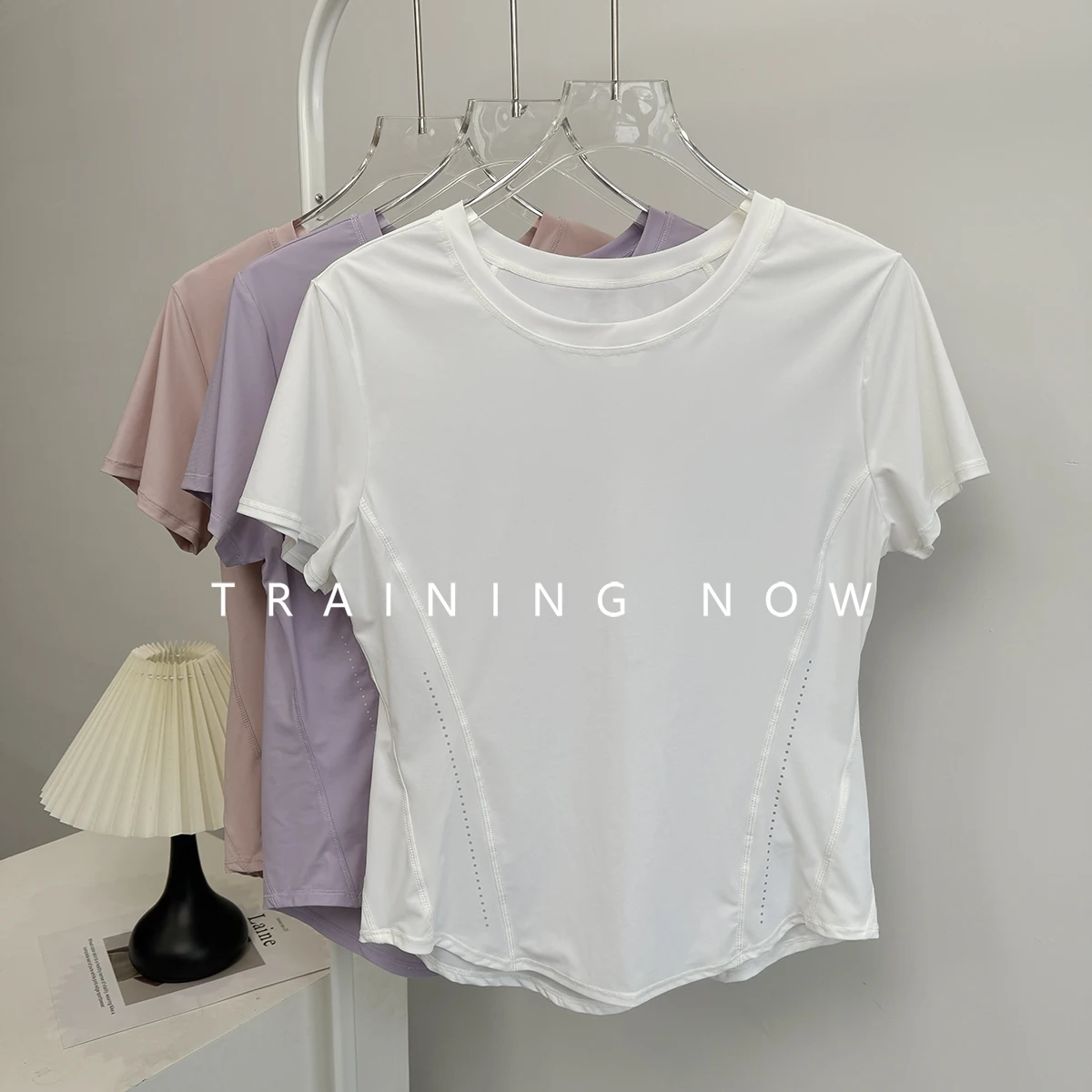 

Свободная спортивная женская летняя тонкая дышащая футболка с короткими рукавами для бега, быстросохнущая футболка для тренажерного зала, йоги, топ