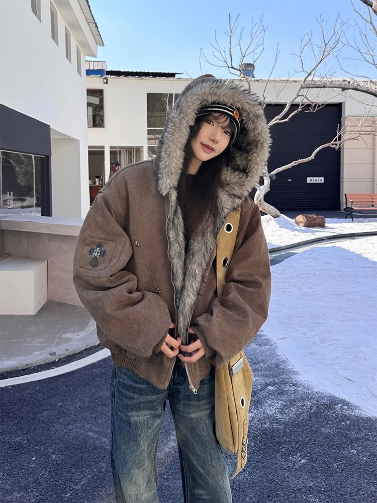 

URKR Оригинальная американская ретро-куртка для женщин, утепленная хлопковым наполнителем, с капюшоном, меховым воротником и узором «Горный орел»