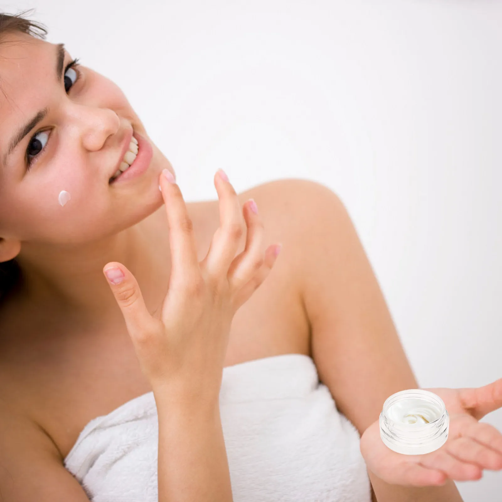 

50 шт. многоразовых мини-контейнеров для крема для лица, портативные герметичные дорожные флаконы для крема и макияжа