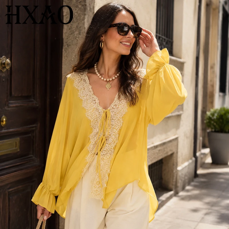 HXAO Gelbe Spitzen-Oversize-Bluse Damenhemd Sommer 2026 Patchwork-Spitzenbluse mit Schnürung Transparente Laternenärmel Bluse Schickes Resort-Hemd