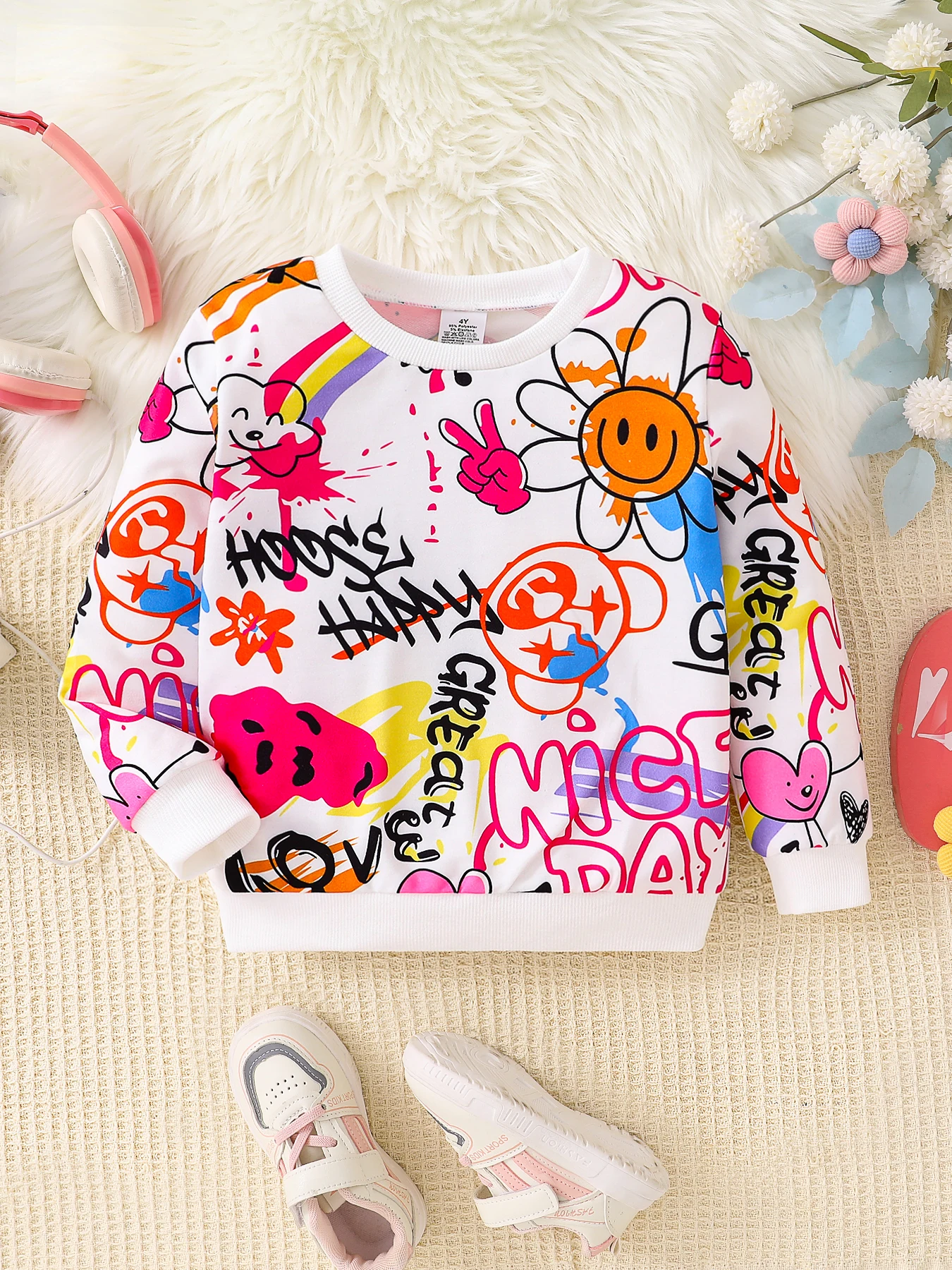 

Весенне-осенняя модная базовая рубашка с длинными рукавами и круглым вырезом для девочек с граффити, подходит для девочек 4-8 лет, можно носить для повседневной повседневной носки, активного отдыха или в подарок