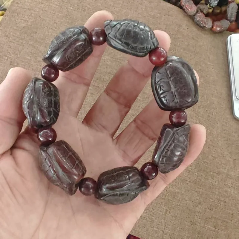 Oriental Vintage Tortoise Motif Beaded Bracelet, Hand‑carved Dark Shell Beads and Red Spacer Beads Traditional Wrist Ornament