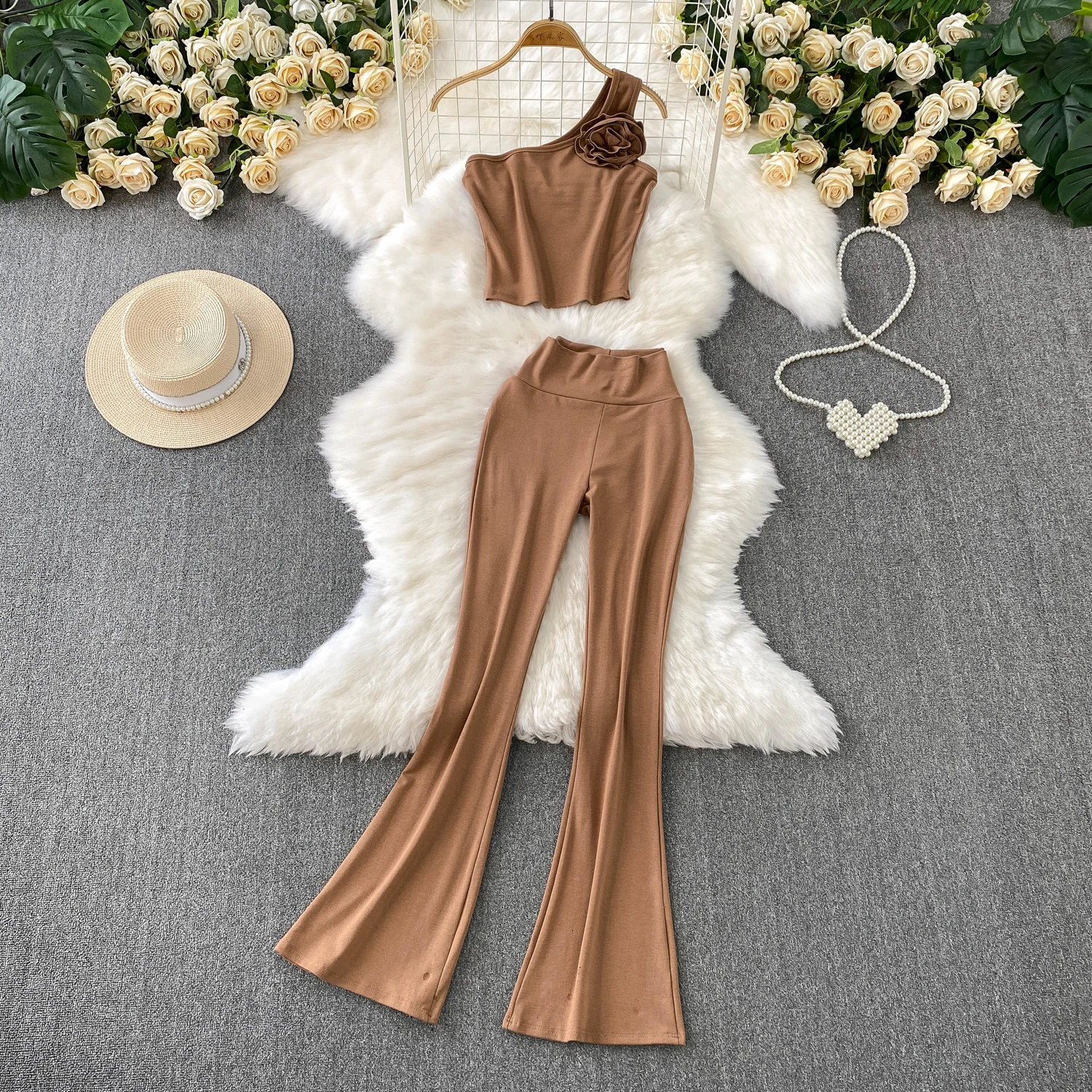 

Сексуальные комплекты из двух предметов Шикарный вязаный плиссированный топ без рукавов с открытыми плечами и модными комплектами широких брюк с высокой талией