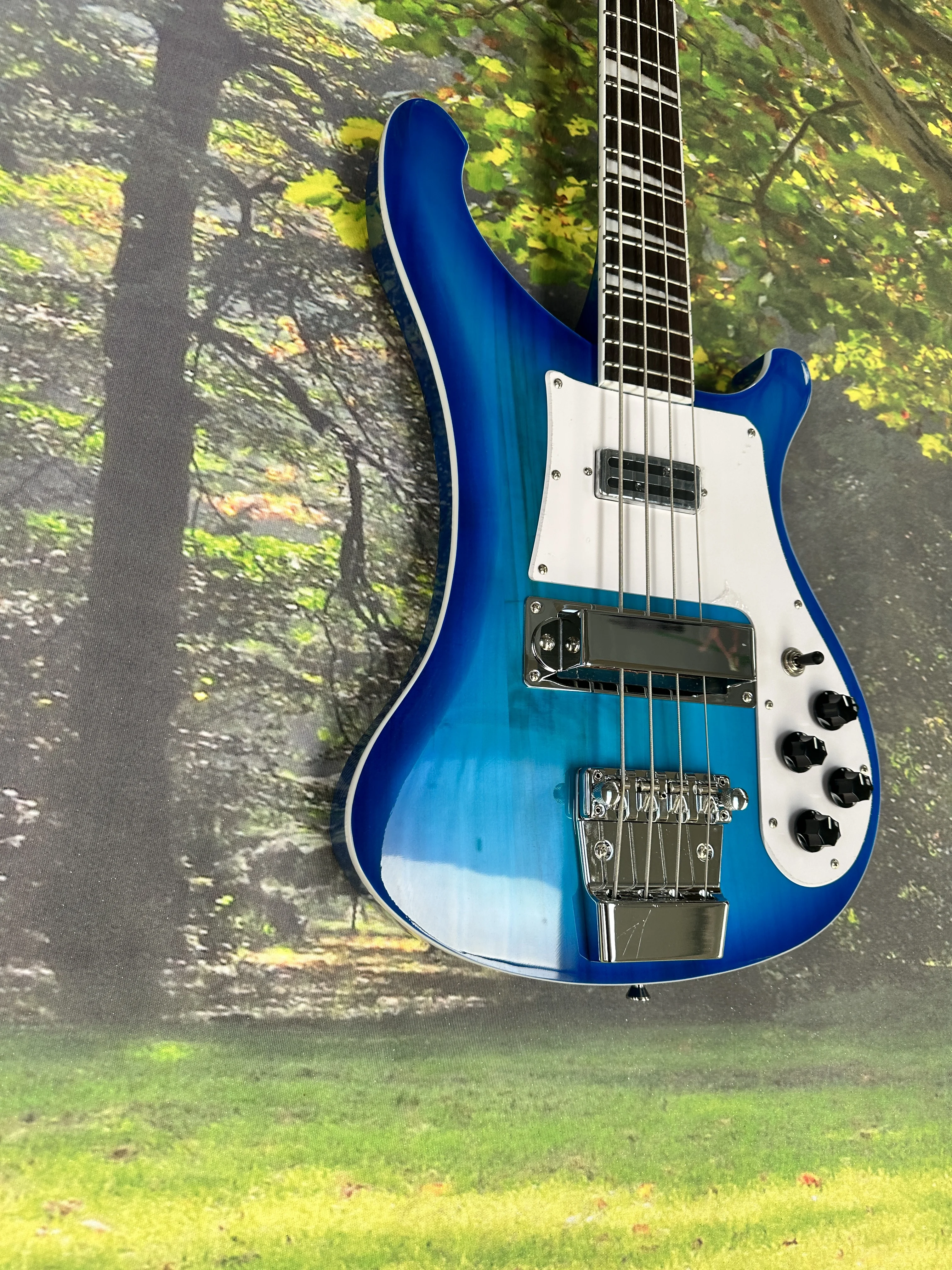 جيتار كهربائي ذو 4 أوتار باللون الأزرق العميق عالي الجودة مع أجهزة من الكروم وقيثارات باس من خشب الورد ولوحة الفريتس #2