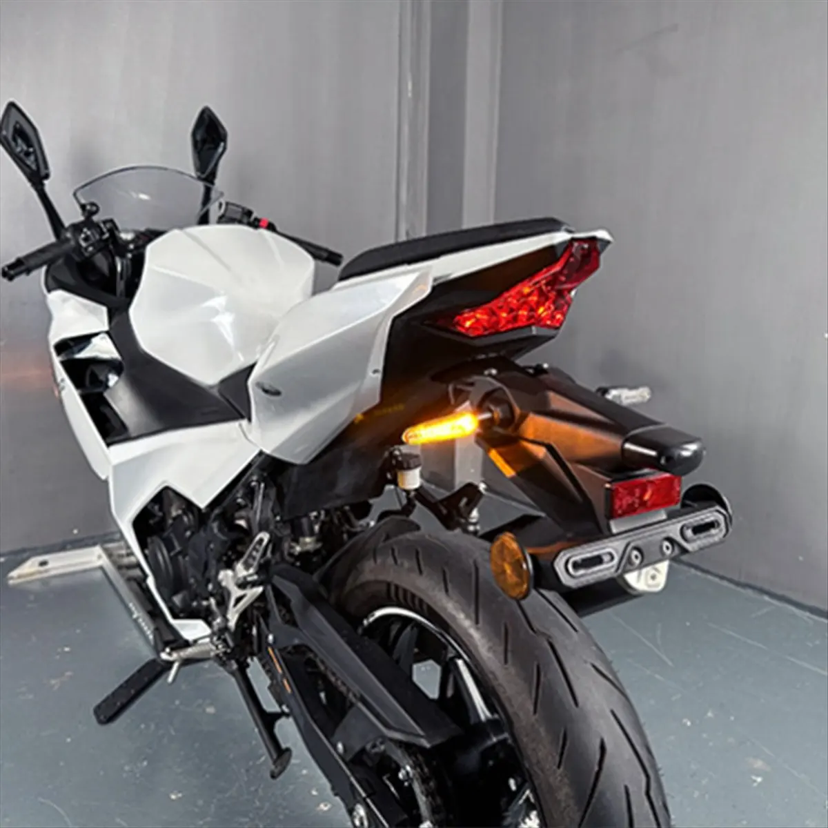 

Надежный светодиодный указатель поворота для мотоцикла, плавная вспышка, указатель поворота для Kawasaki Ninja 400 Z400 2018-2024