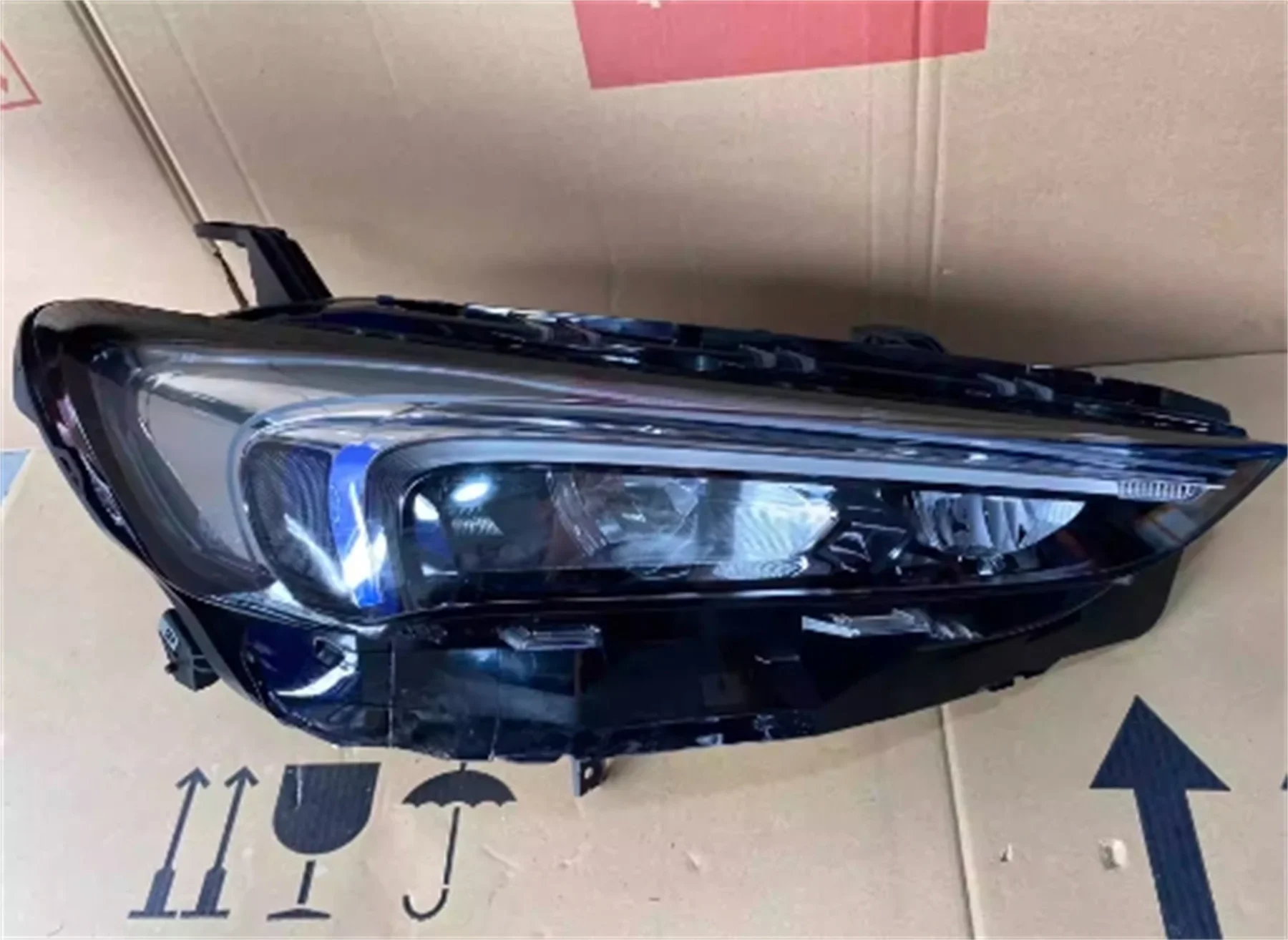 

Front light LED Headlight for Buick Larcosse 19-22 Headlamp DRL Daytime Running Light Turn signal