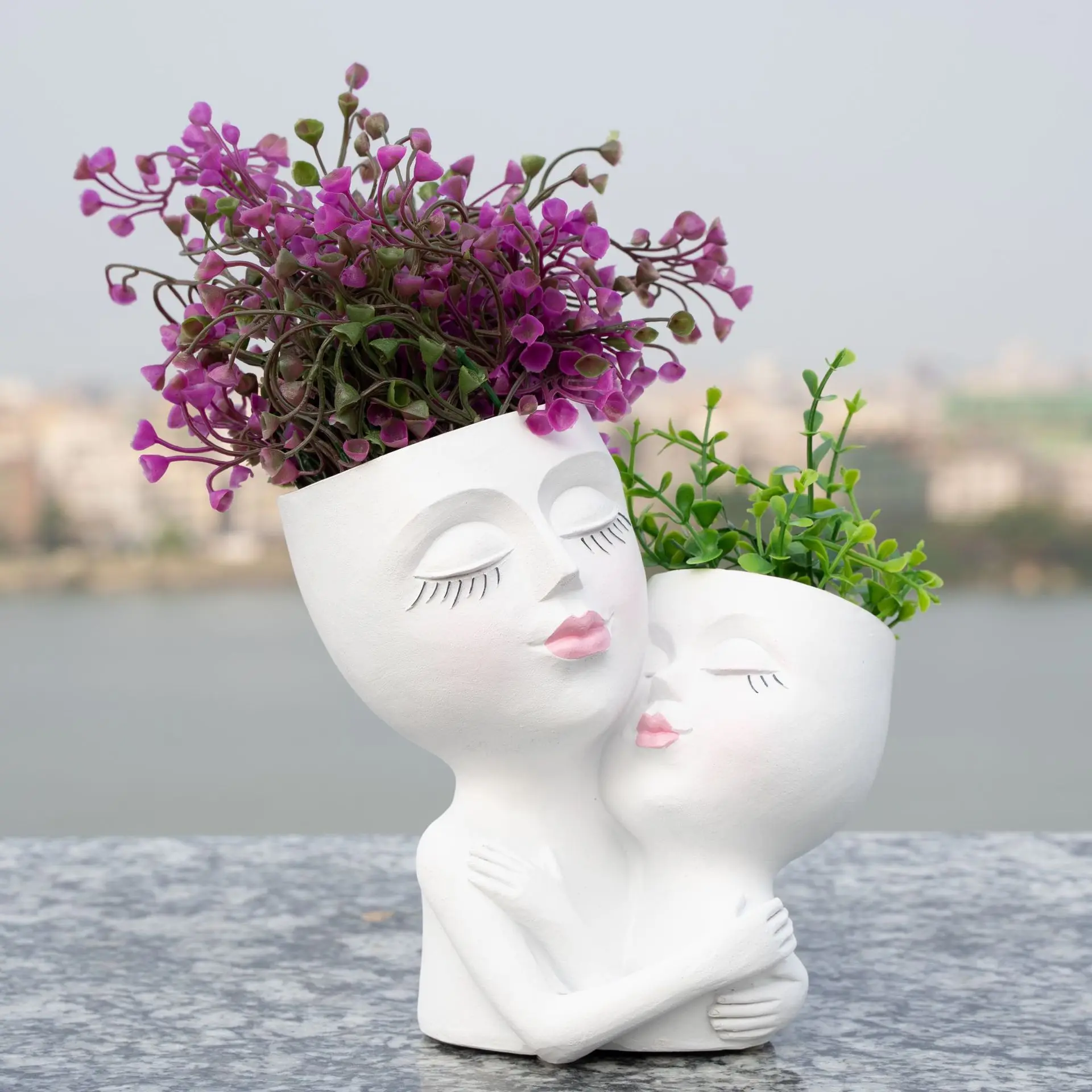 

1 Piece Nordic Decorative Living Room Garden Resin Craft Vase Double-headed Man Flower Insert Art Flower Pot Garden Meaty