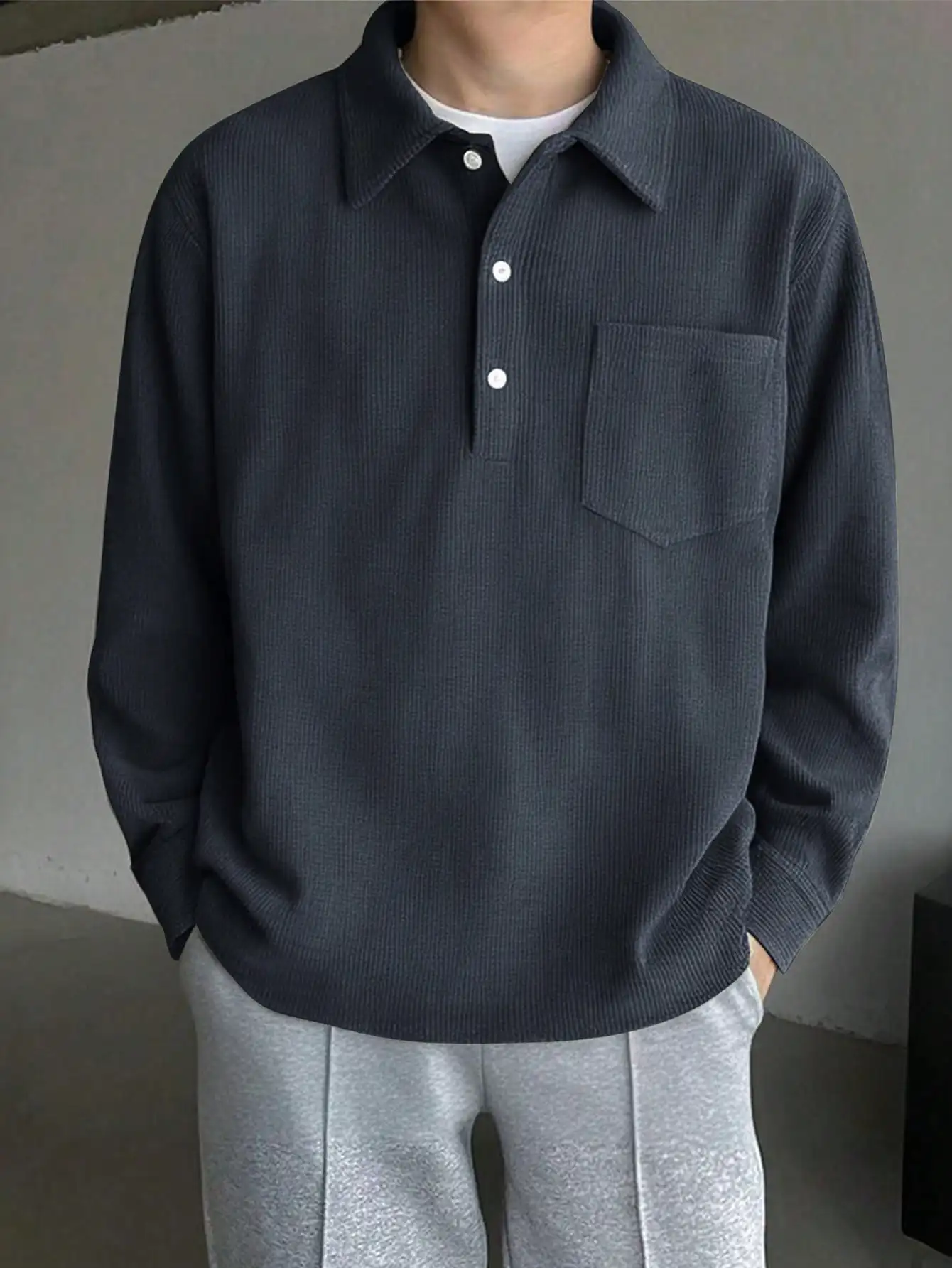 

Men's Charcoal Corduroy Turn-Down Collar Long Sleeve Polo Shirt, Loose Fit Casual Top for Spring Autumn