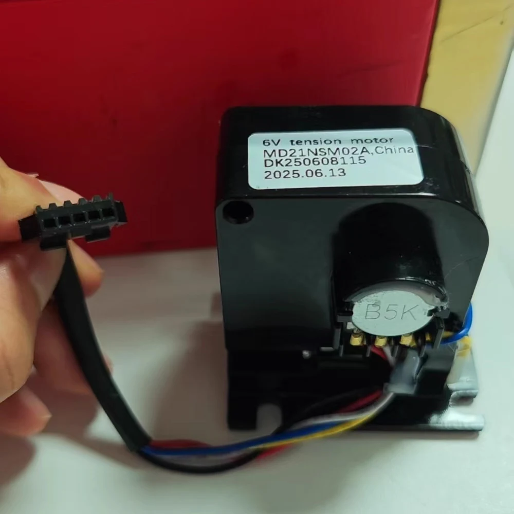 وحدة تحكم سوداء صغيرة جديدة أصلية آلة بيضاوية الشكل محرك سيرفو MD21NSM02A 6V