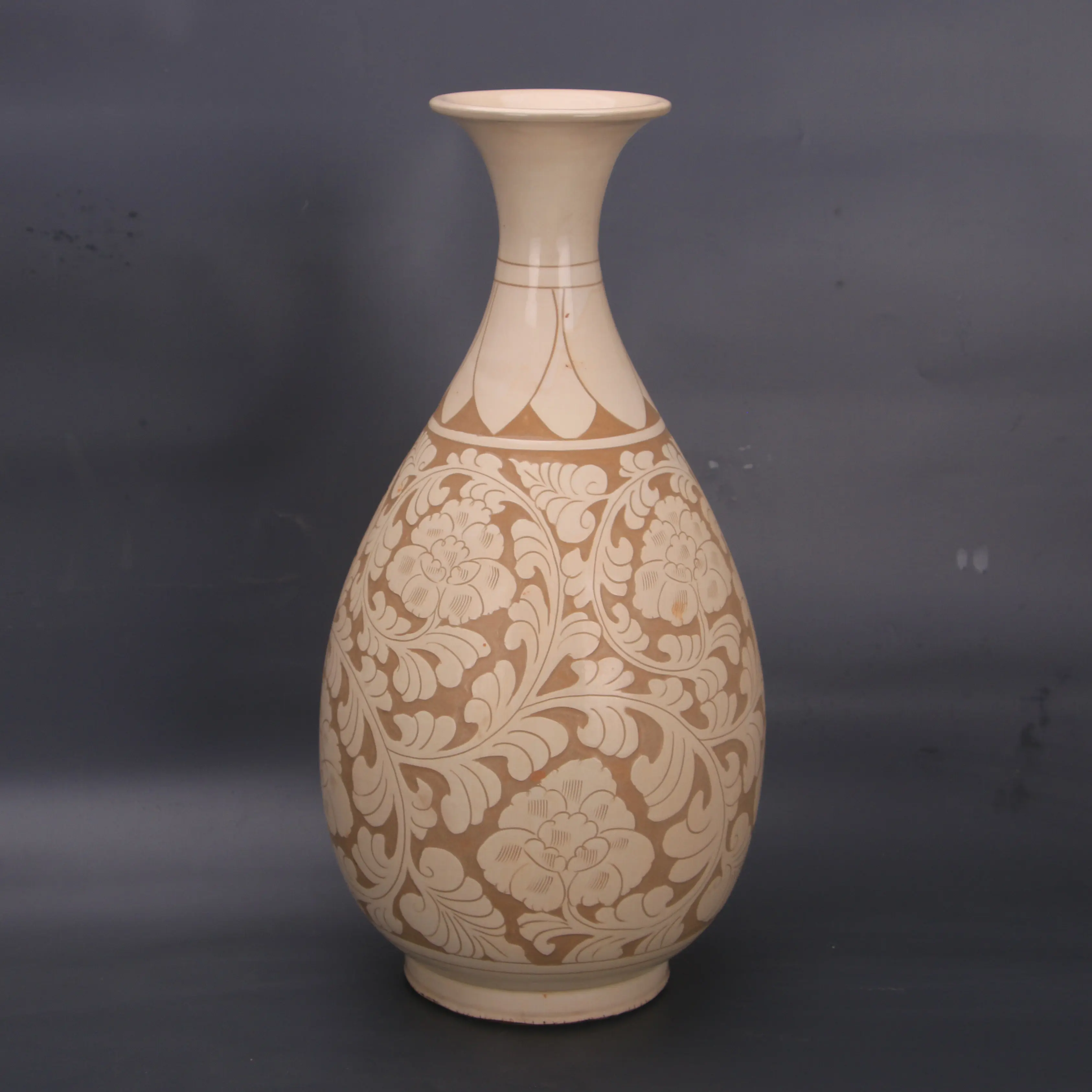 Song Dynasty Style Cizhou Kiln Rice White Glaze Lotus Scroll Grass Pattern Yuhuchun Vase Antique Porcelain Home Decor