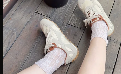 

New hot sale 2025 summer essential comfortable neutral walking shoes running shoes lightweight breathable sneakers very good