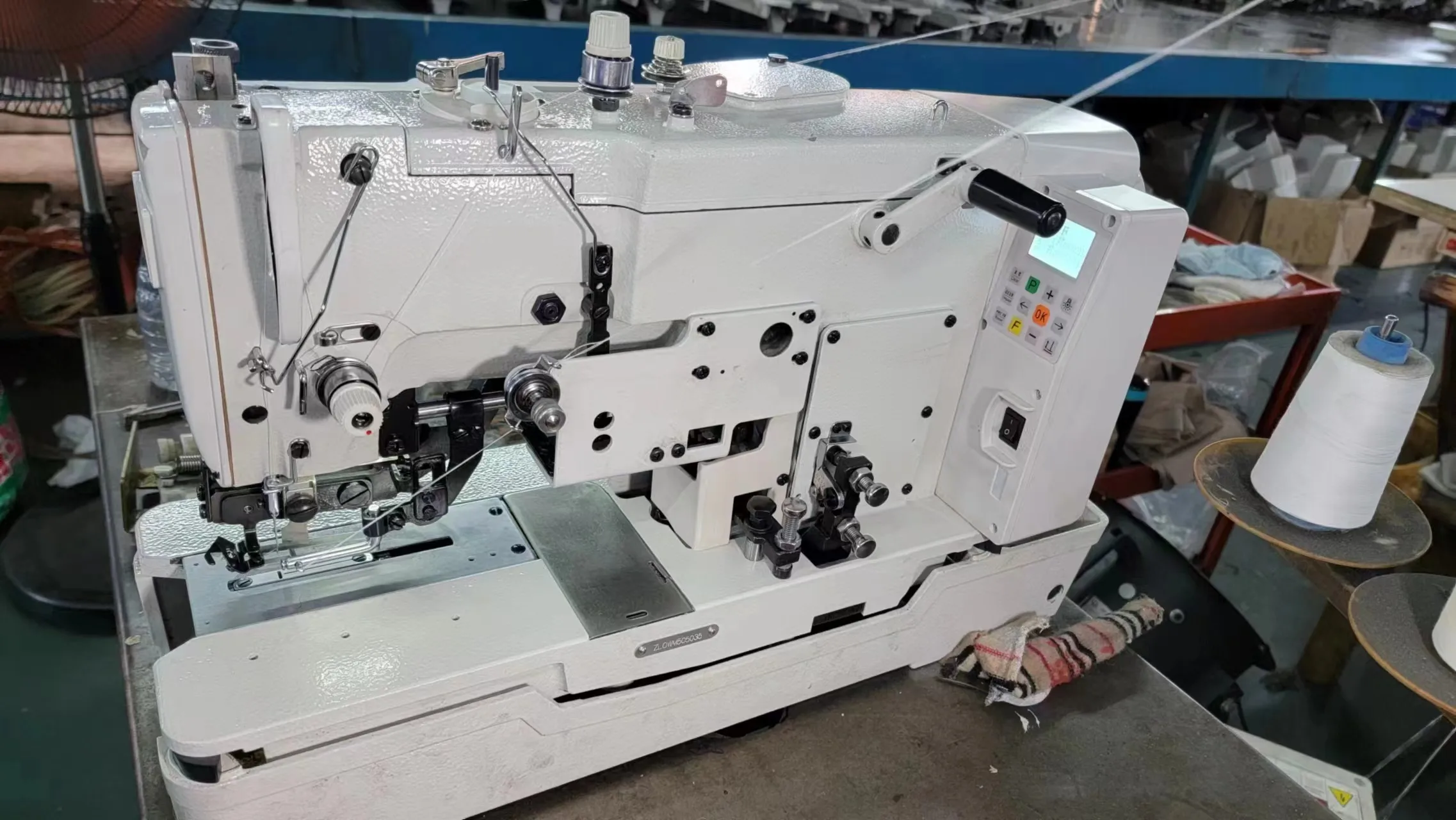 Direct Drive Straight Button Sewing Machine Buttonhole Sewing Machine