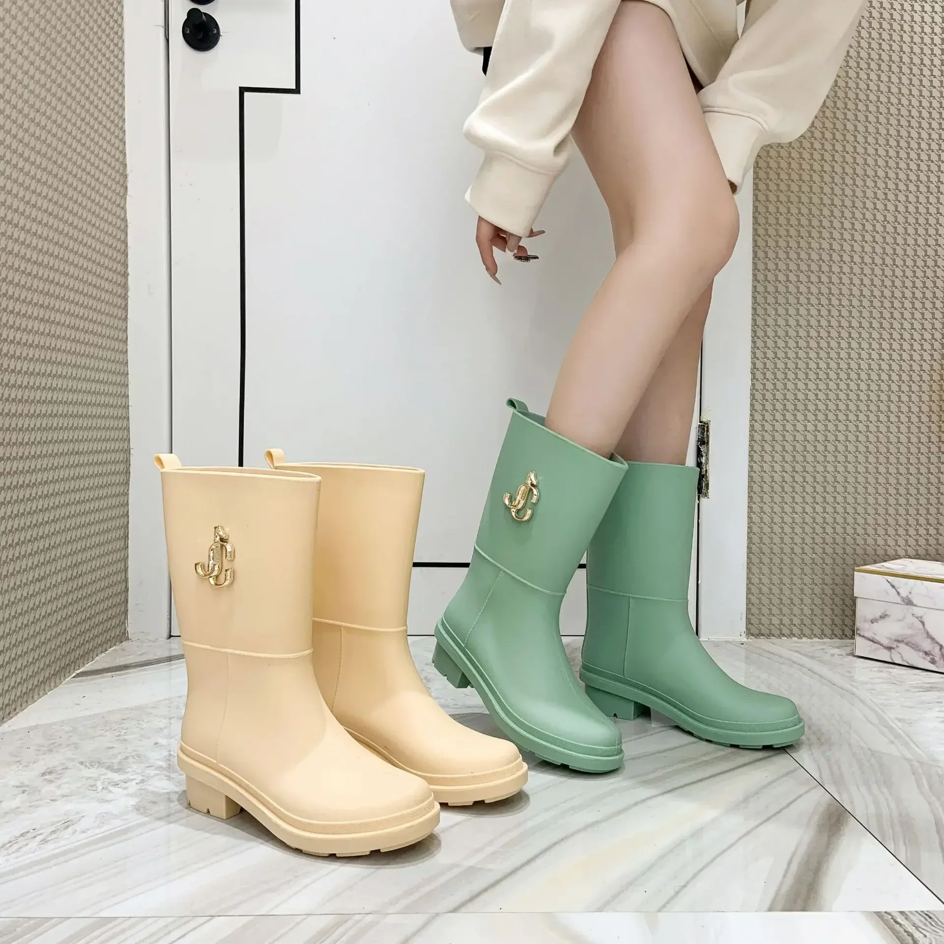 Letnie PVC Mid-tube Chelsea Boots antypoślizgowe, odporne na zużycie plastikowe buty przeciwdeszczowe na damskie buty do chodzenia 2024