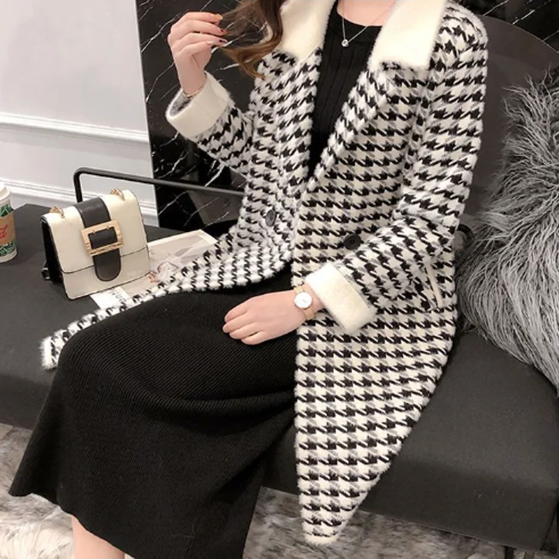 2023 New Autumn and Winter Horn Button Woolen Coat Women\'s Plaid Thickened Hooded Woolen Coat Mid-Length Over-the-knee All-match