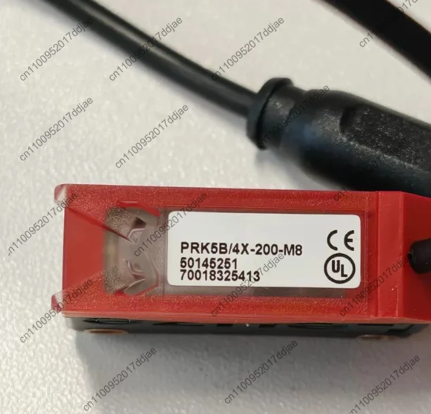 New photoelectric sensor prk5b/4x-200-m8, order number 50145251