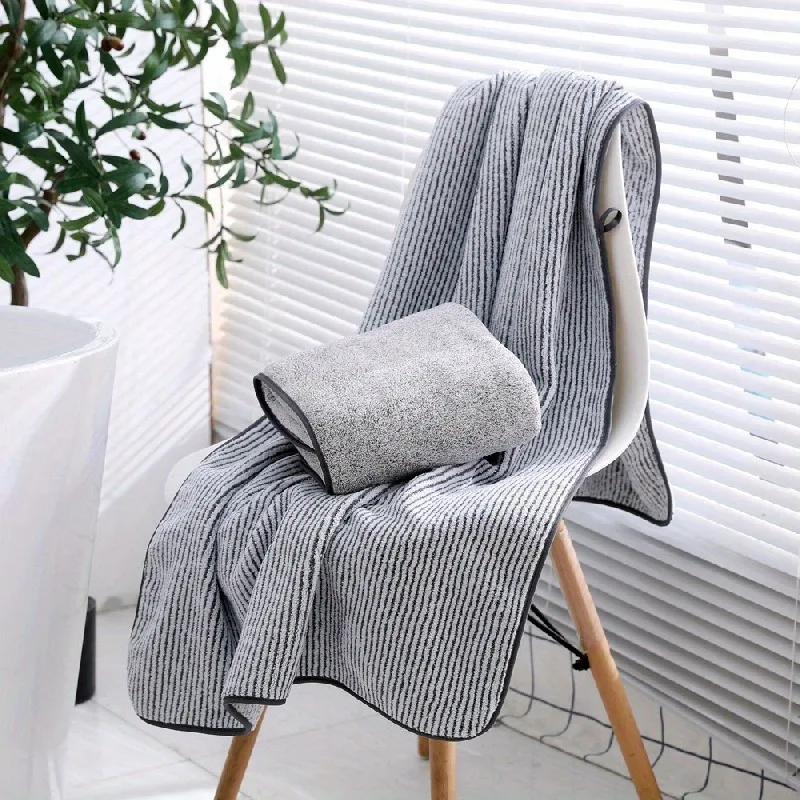 Antibacterial Bamboo Charcoal Fiber Thickened Coral Velvet Large Bath Towel Absorbent Home Adult Bath Towel Gym Sports Bathrobe