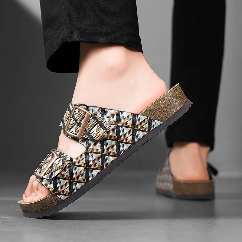 2025 الصيف الكلاسيكية حذاء كاجوال الاتجاه اكتشاف الرجال الصنادل موضة عدم الانزلاق الذكور أحذية رياضية مقاومة للاهتراء المطاط صندل شاطئ