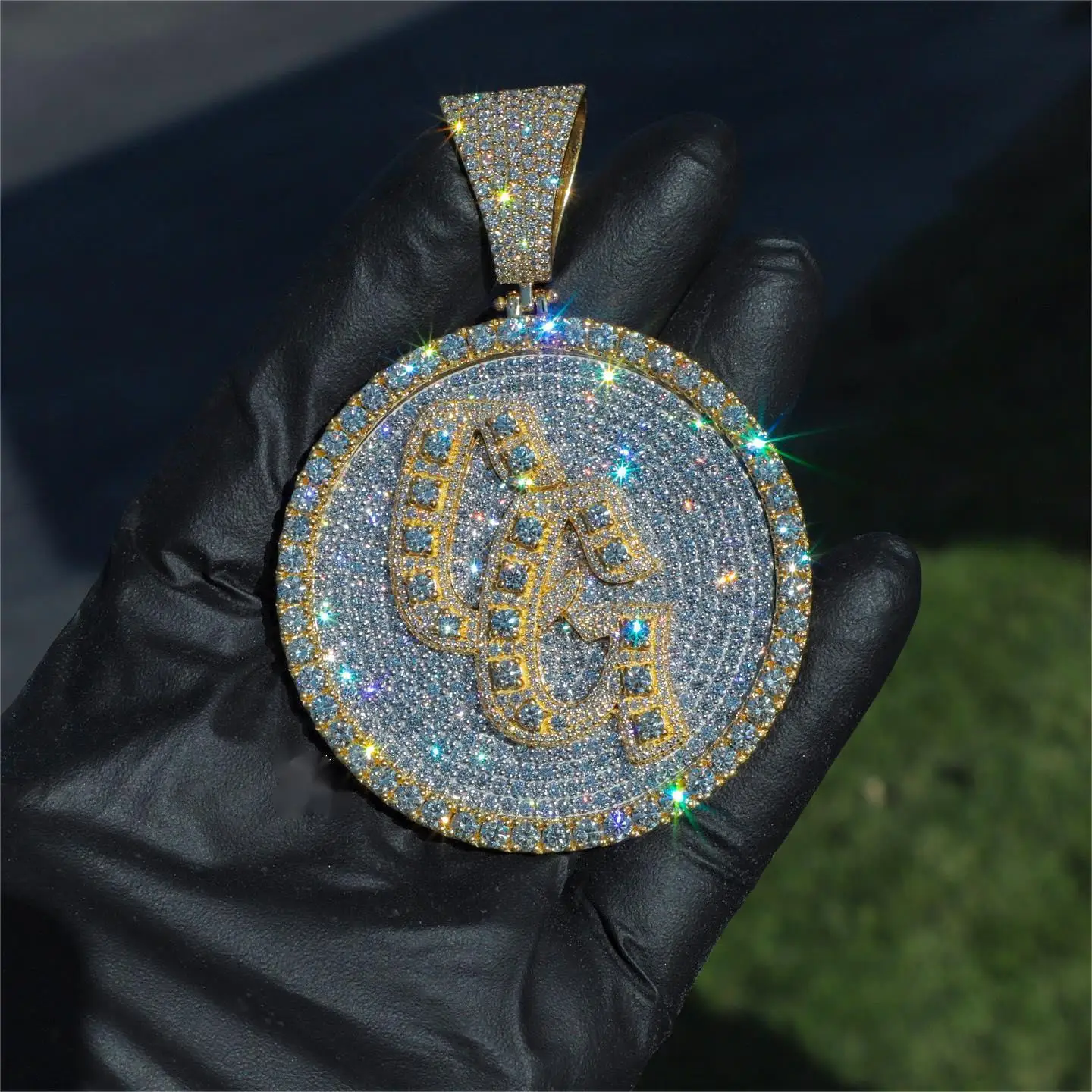 2026 New Trendy Hip Hop Pendant Necklace 3D Iced Out Circle Charm Blue Gold Plated Zircon Jewelry for Men Women pendentif