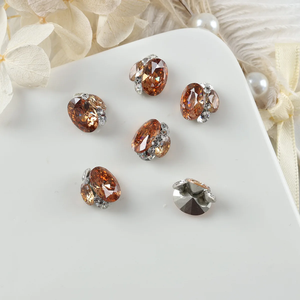 5 Stück Maillard-Töne, gestapelte Nagelkunst-Strass-Kristall-Diamant-Verzierungen, Zubehör für Winter-Nageldekoration