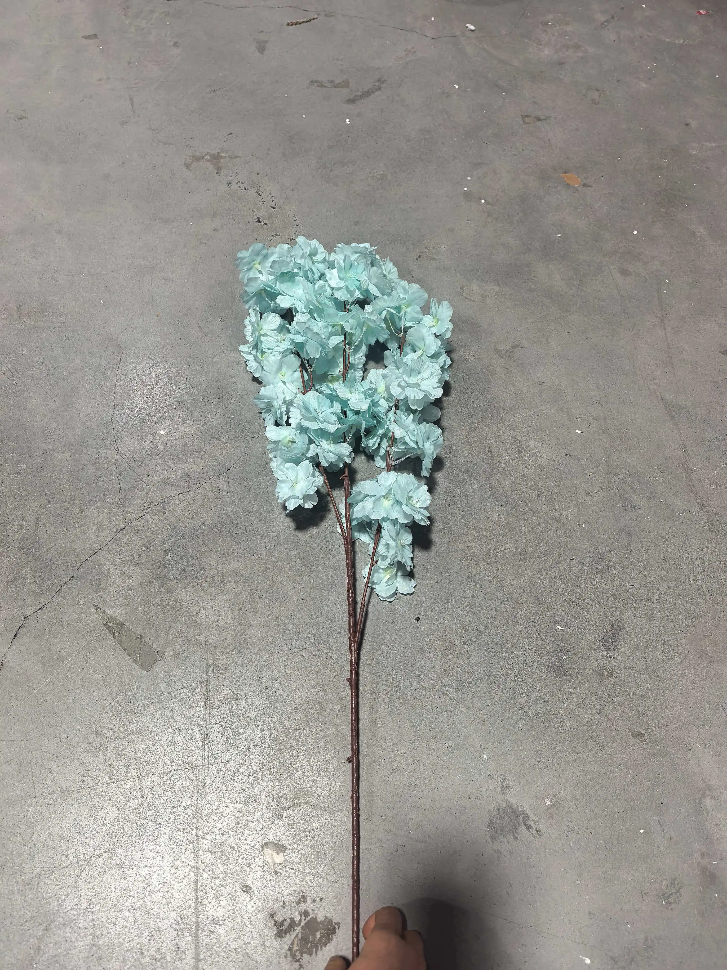 500 Stück realistische künstliche Kirschblütenzweige, handgefertigte Plastikblumen, Hochzeits-, Valentinstags- und Partydekoration. – Detail 12