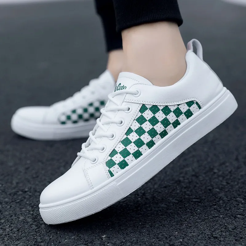 Sneakers Men Soft Artificial Leather Male White Sports Shoes Fashion Checkered Flats Skateboard Shoes City Walking Casual Shoes