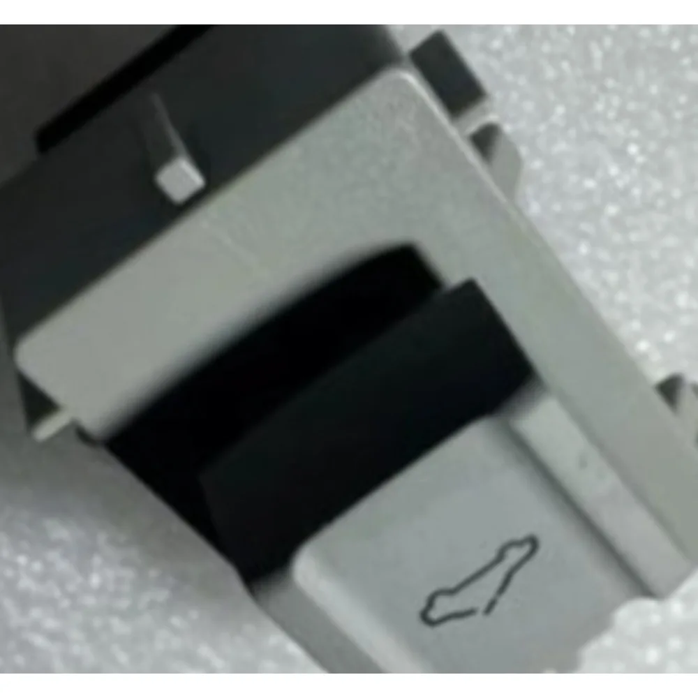 For Roewe EI6 I6 MG MG6 Sunroof Switch Button Reading Light Shell Cover Automotive Parts China Brand Interior Lamp Blank Cover