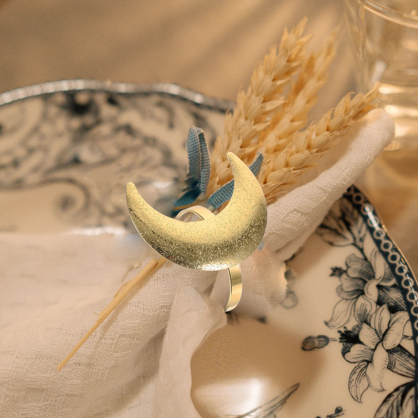 

6Pcs Moon Shape Napkin Rings Gold Alloy Decorative Napkin Holders Wedding Party Dinner Table Dining Accessories