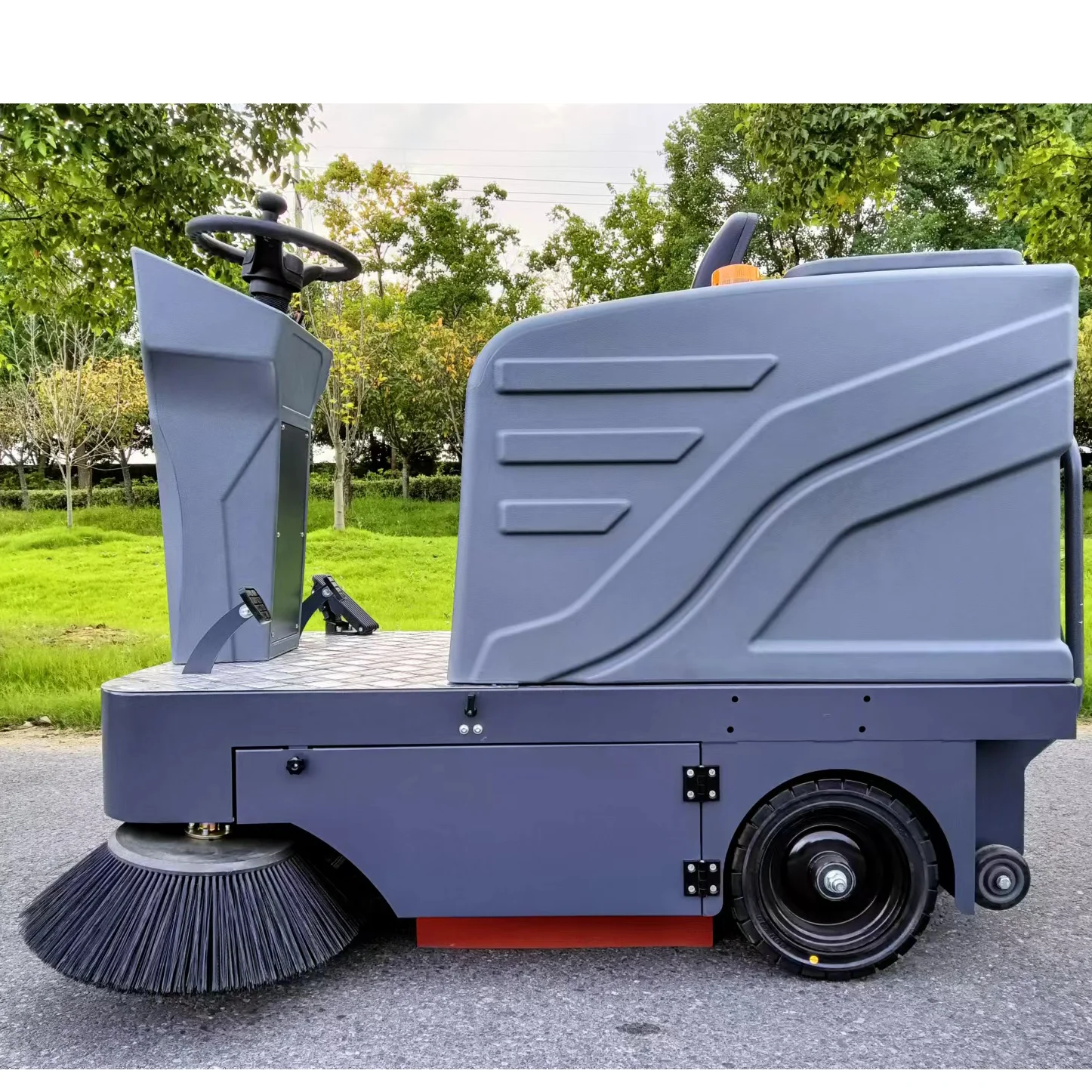Customized Industrial 48VRide-On Electric Dust Cleaning Machine Vacuum Floor Sweeper Brush Motor Broom Featuring Sweeper Process