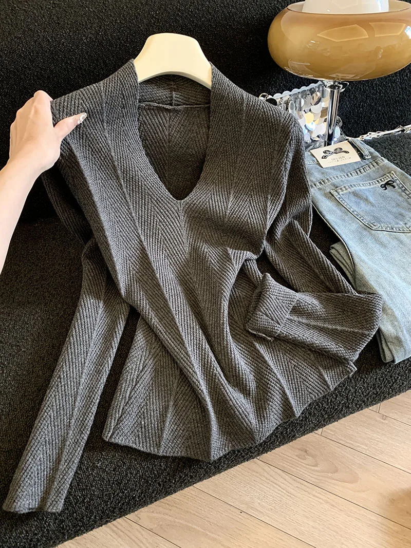 

V-Neck Pullover Textured Knitted Sweater for Women with Long Sleeves, Lazy Style, Autumn/Winter Soft and High Elasticity, Slimmi