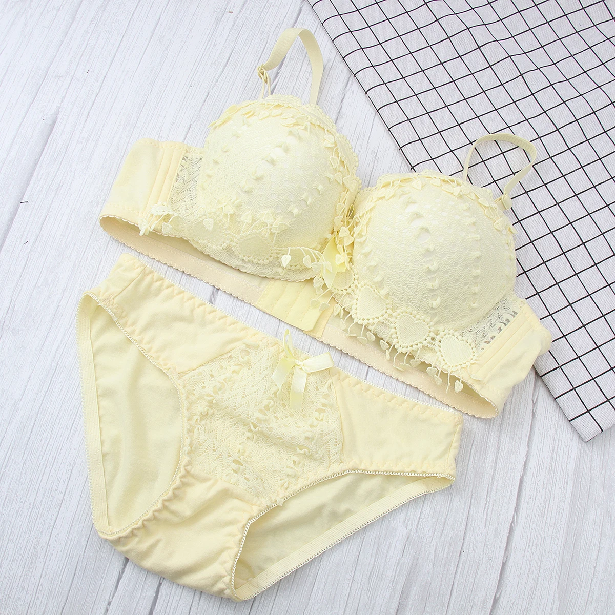 

Set Bra Panty Underwear Adjustable Straps Soft Breathable Skin-Friendly Material Gift For