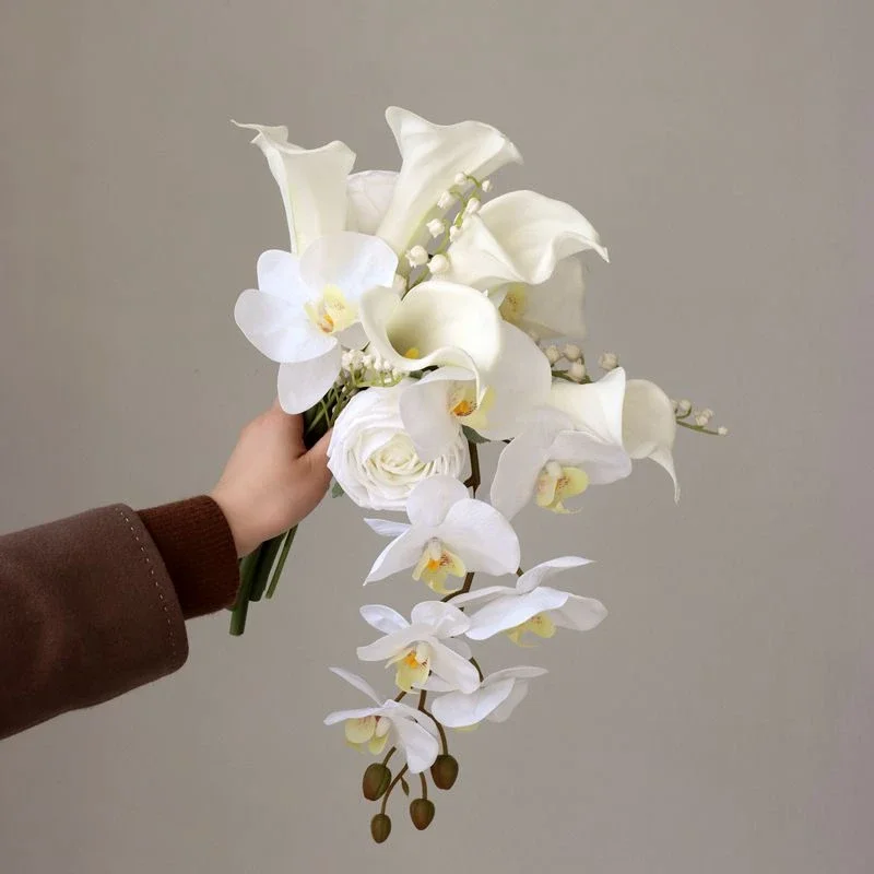 Whitney Wedding Collection Large Calla with Pure Moth Orchid Cascading bridal bouquet centros de mesa para boda