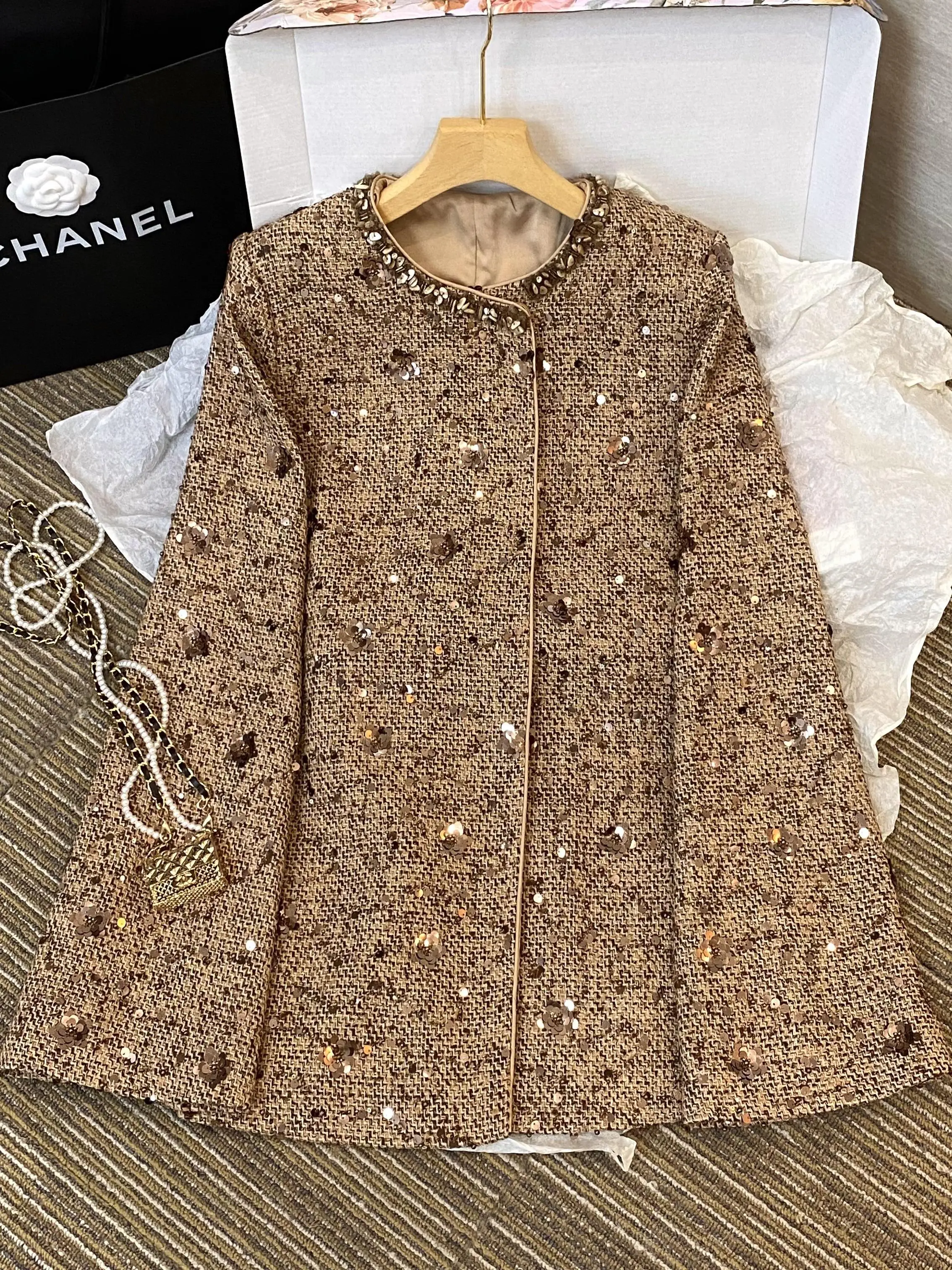Tweed Woven Cloak Outwear For Women 2025 Luxury Beading Sequin Shawl Cape Coat O Neck Winter