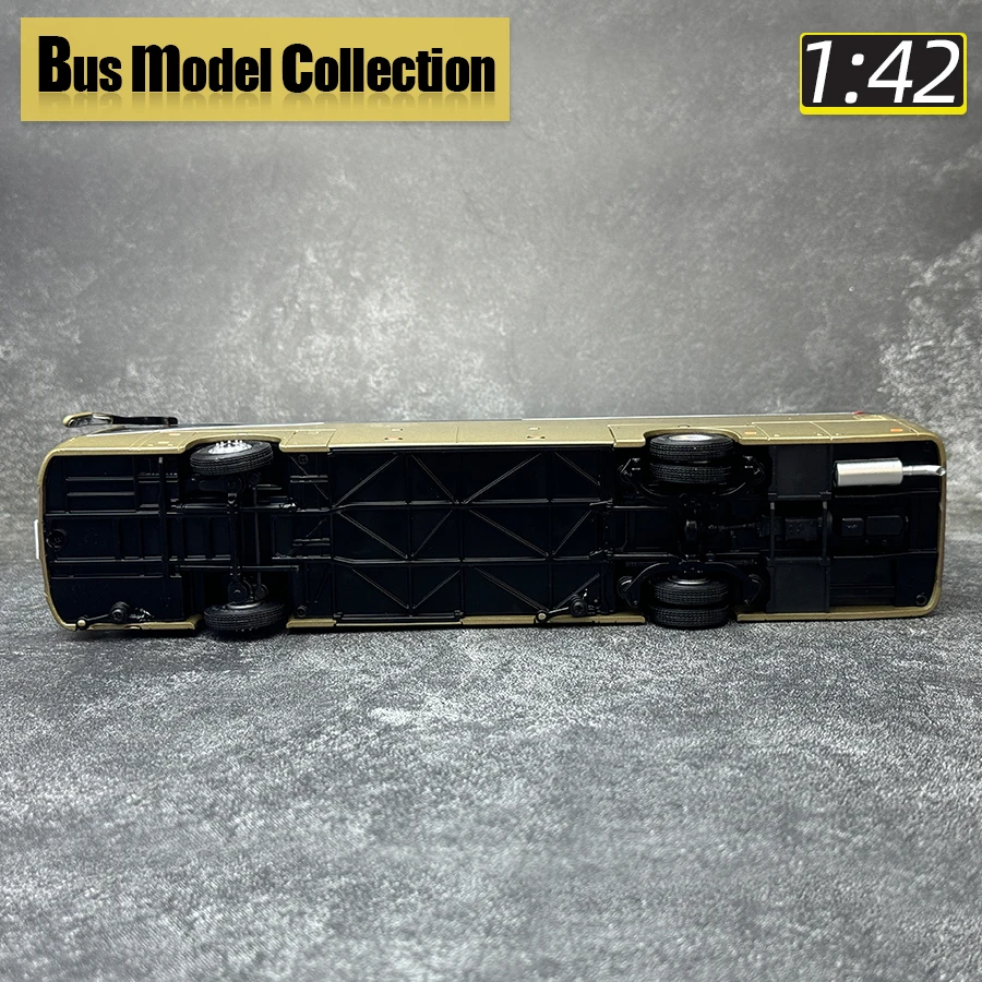 OEM 1:42 scale Xiamen Gold Passenger Car Jinlong XML6129 Pilot bus Alloy Passenger model Car model static display collection