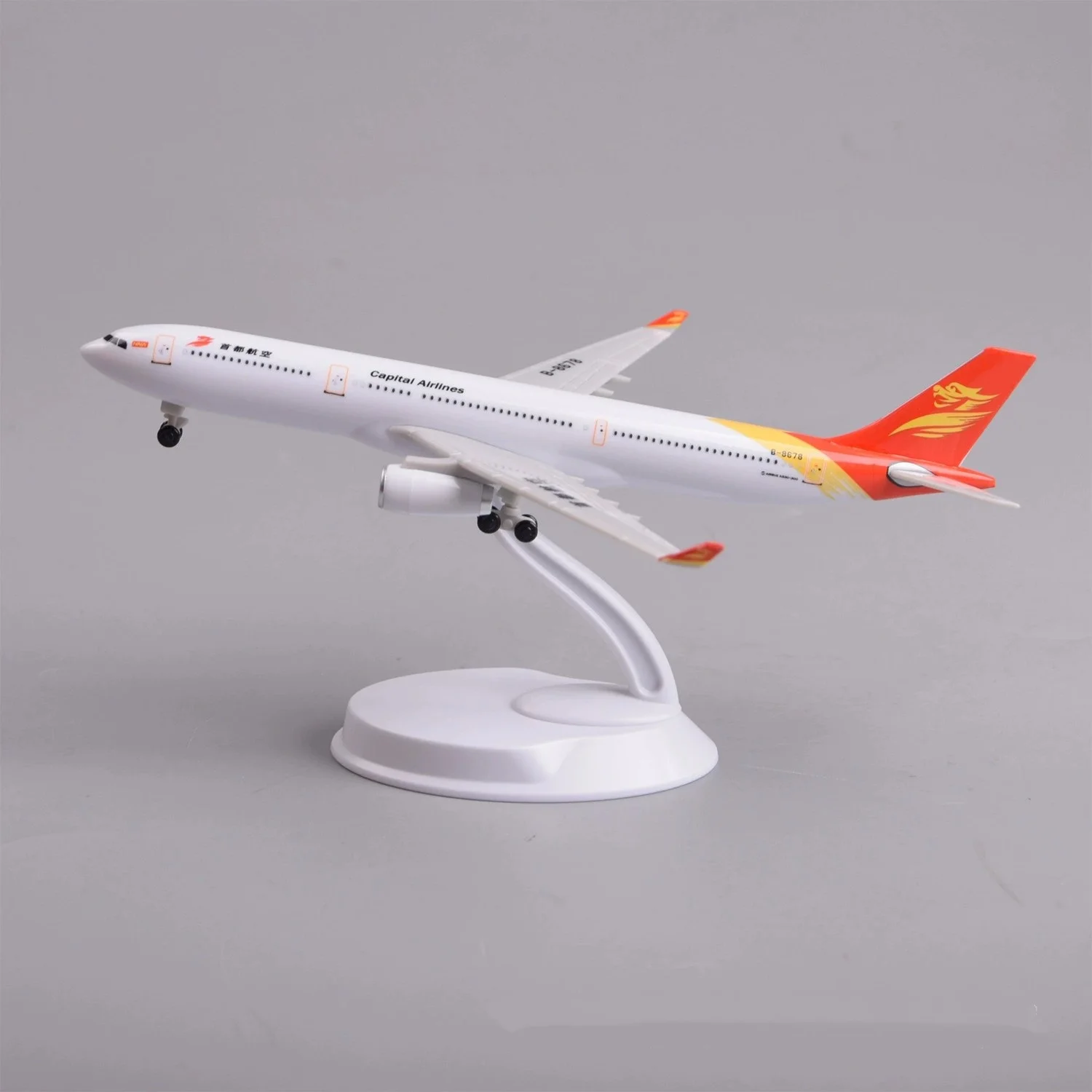 20cm Scale Aircraft A330 Capital Airlines Air-bus 330 ABS Plastic Model Ornament Collectible Miniatures Airplane Model Gift