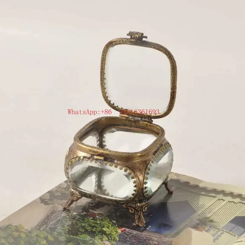 

French Retro Nostalgic Square Jewelry Box with Lid Ornament Classical Jewelry Box