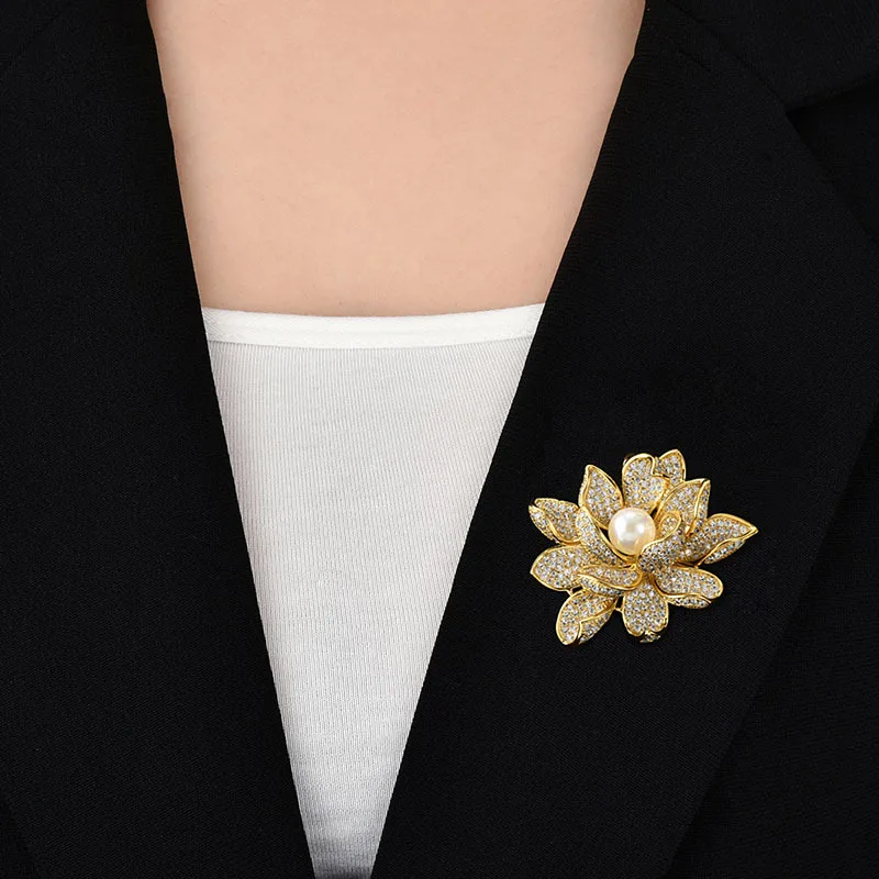 Shmik Women Elegant Lotus Full Crystal Pearl Flower Badges Pins Luxury Fashion Lady Plant Delicate Suit Office Brooches Corsage