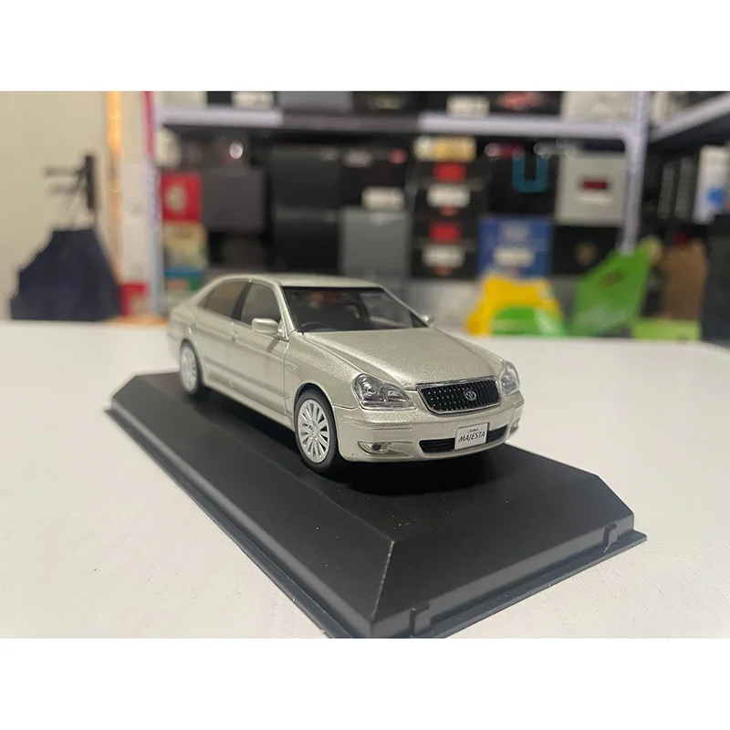 1:43 Scale CROWN Alloy Car Model Collection Ornaments