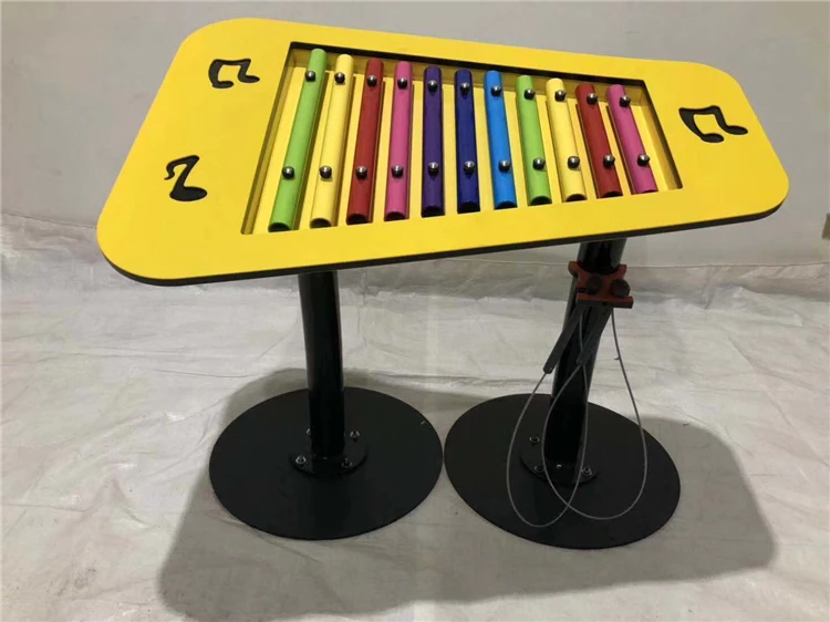ملعب موسيقي خارجي Harpsichord للأطفال ألعاب قرع معدنية إكسيليفون تدق على Thwacker