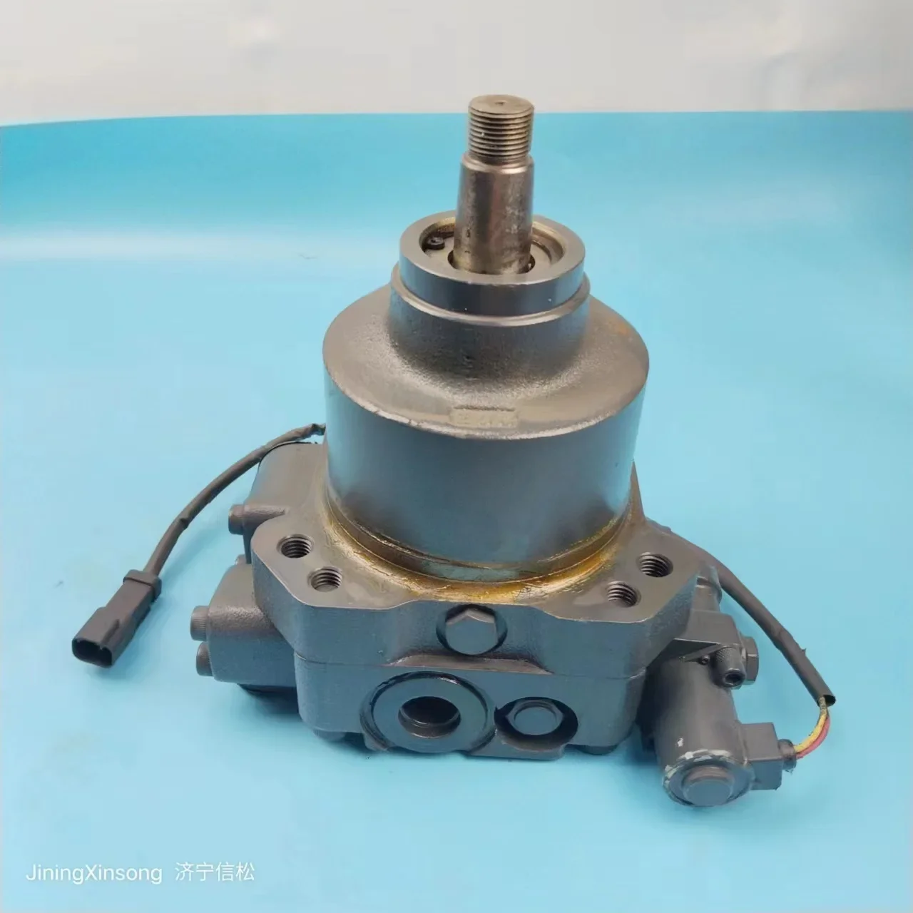 708-7S-00310  WA380-6 fan motor Komatsu WA380-6 Wheel Loader Fan Motor 708-7S-00550 with genuine quality