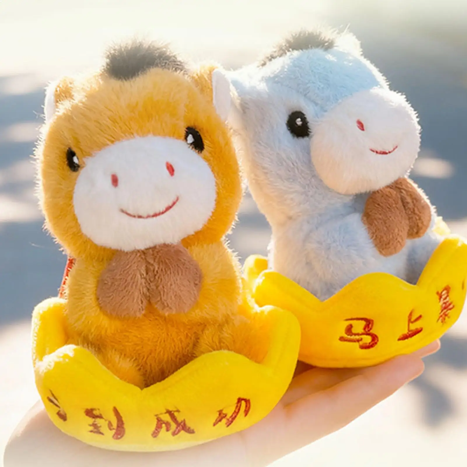 พวงกุญแจตุ๊กตาม้า ปีม้า 2026 จี้นำโชคสำหรับกระเป๋าเป้ ของขวัญเทศกาลตรุษจีน ของตกแต่งสำหรับคนรักสัตว์