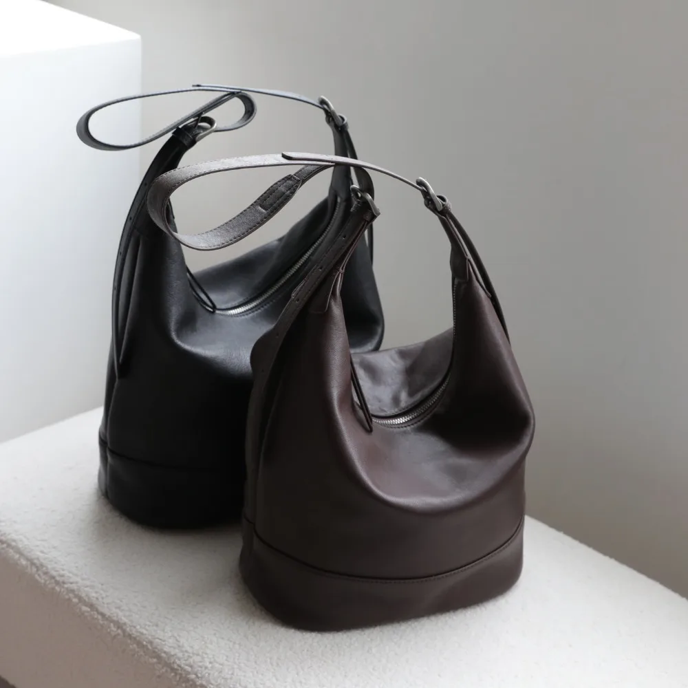 

New Niche Design Retro Commuter Maillard Large Capacity Shoulder Leather Women Bag Casual Vegetable Tanned Sheepskin Bucket Bag