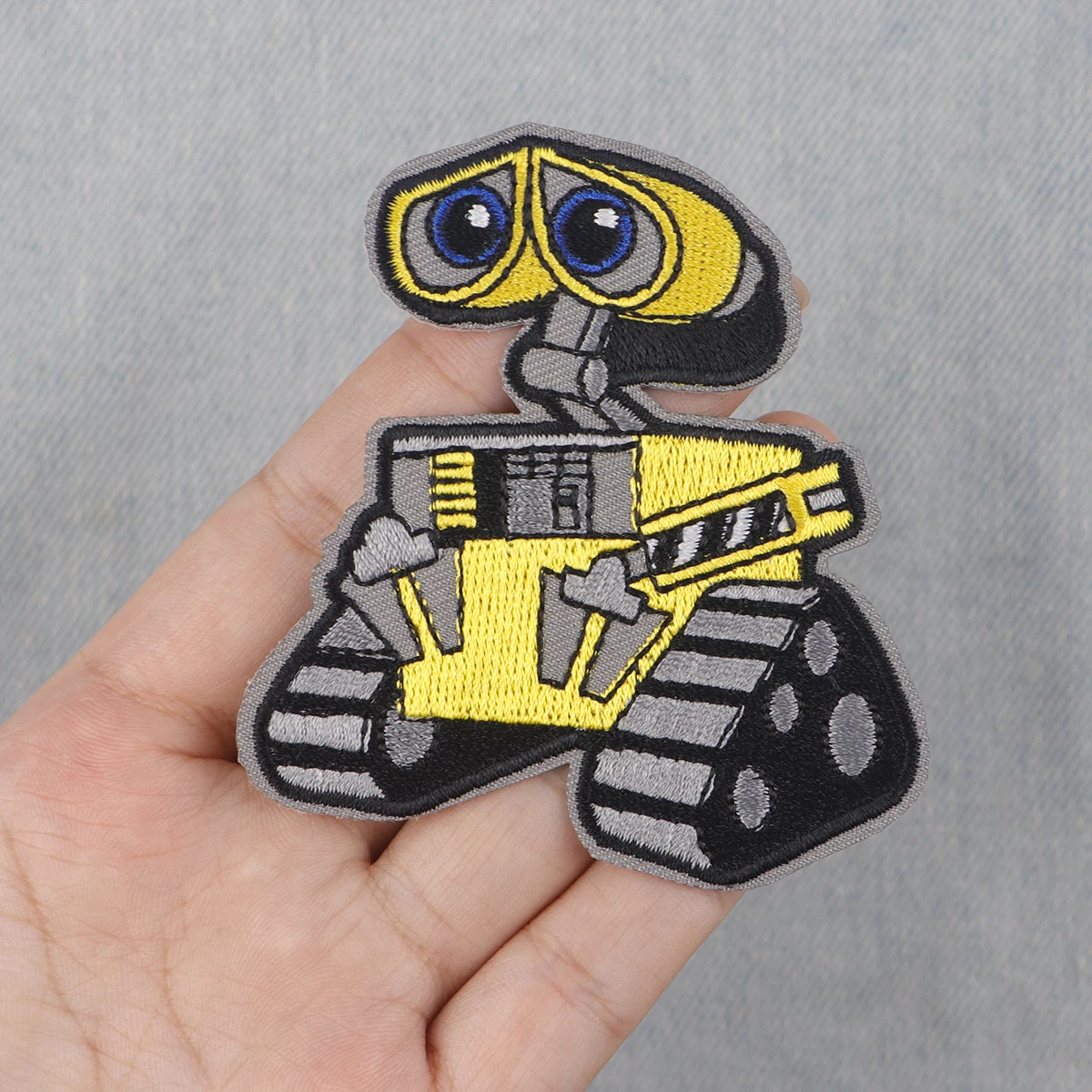 

Kawaii Robot Movie Embroidered Patches For Clothing DIY Badge Adhesive Wali Cartoon Patches On Clothes Stickers Appliques
