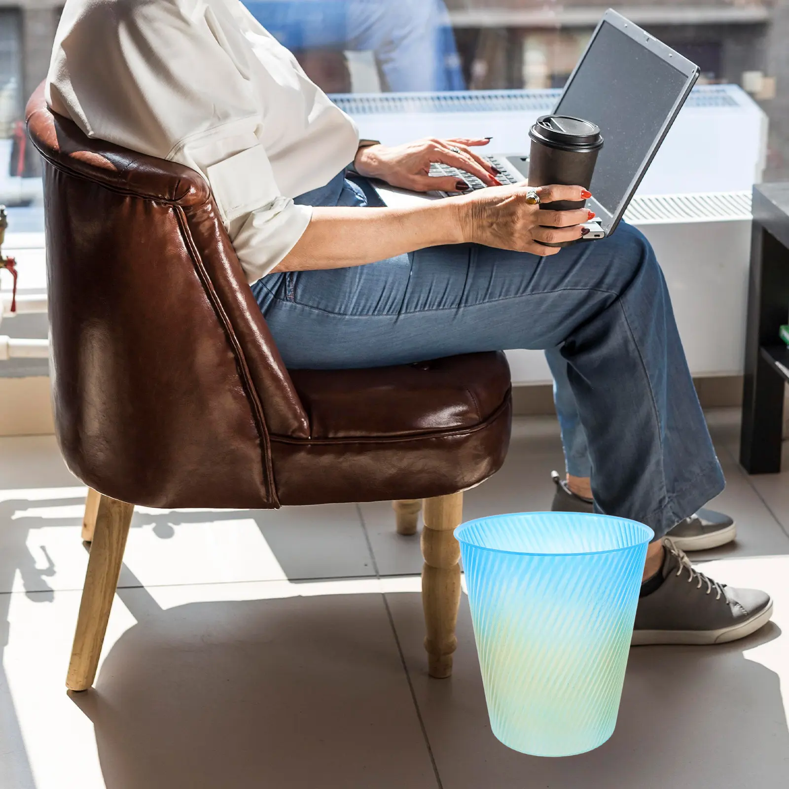 

Пластиковая мусорная корзина с градиентным спиральным узором, ребристая, для ванной, спальни, офиса, декоративная, многоразовая, компактная, для дома