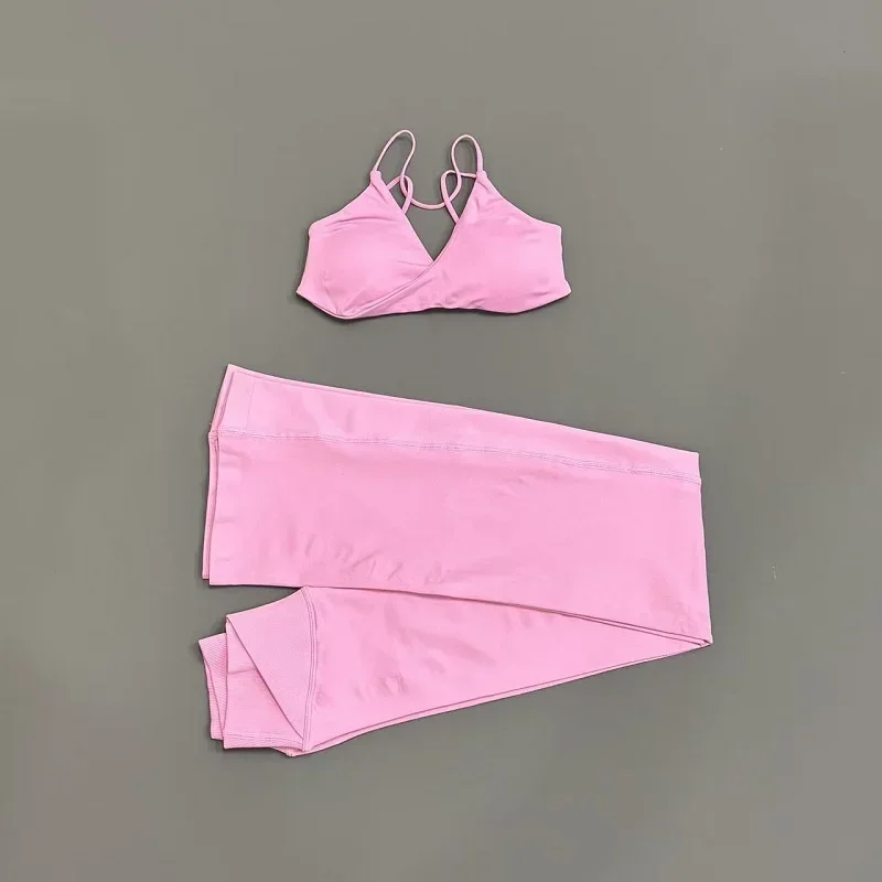 2-teiliges Fitness-Set für Damen: Sport-BH mit Trägern und Yoga-Hose mit überkreuztem Bund, Po-Lifting-Effekt, Bootcut-Leggings für Pilates und Workout – Detail 11